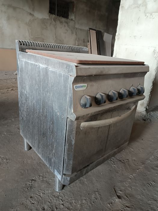 Продам духовку ..