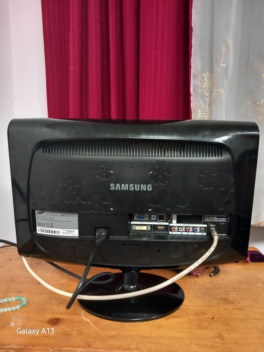 Tv Samsung  64 cm !