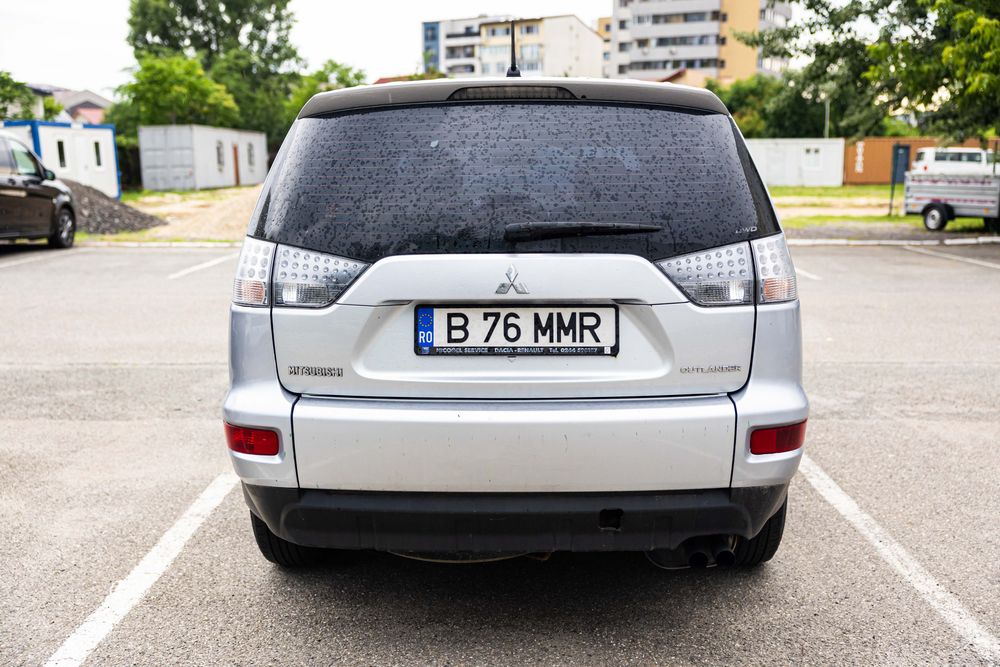 Mitsubishi Outlander 2012