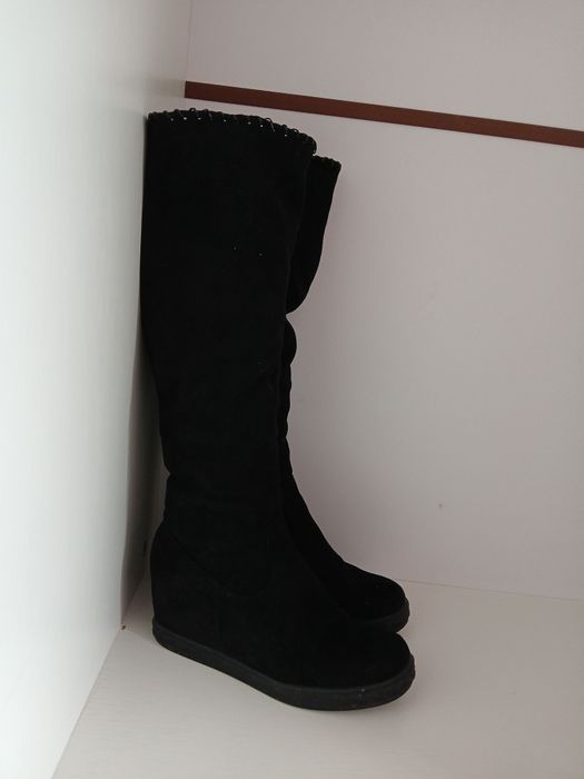 Ботуши на платформата естествен велур 39