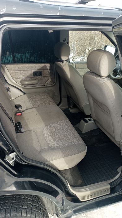 Продам машину недорожник