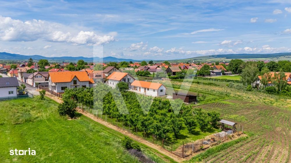 Casa cu 7 camere, 224 mp utili, teren 700 mp | Feldioara