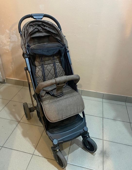 Продам коляску прогулочную