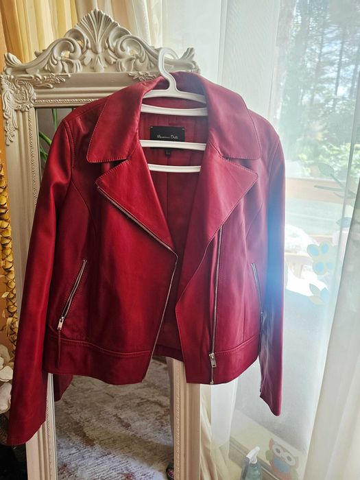 Стилно кожено яке от Massimo Dutti.