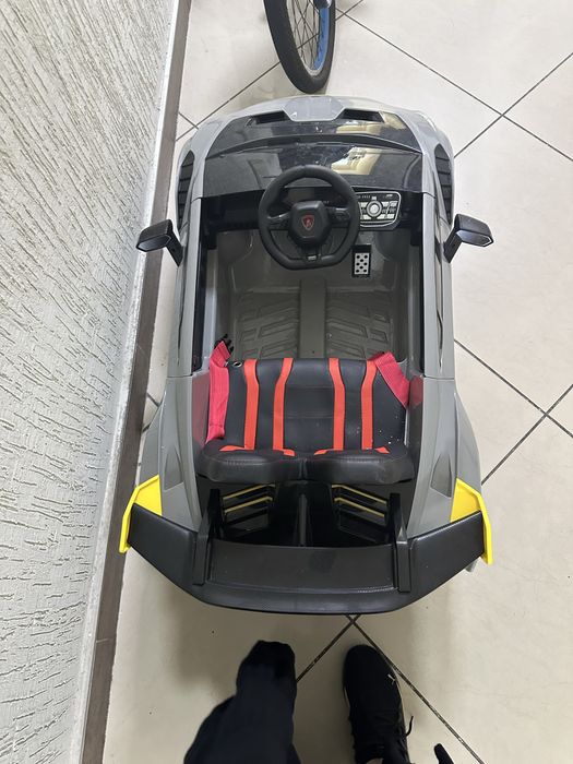 Продаю машинку lamborgini