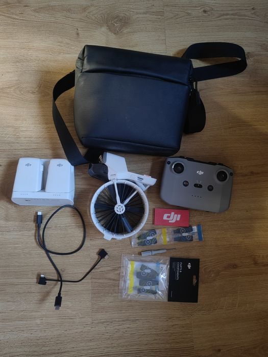 Продавам оборудван дрон DJI Flip