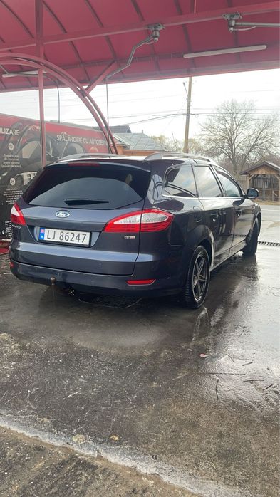 Vand sau schimb ford mondeo 2010