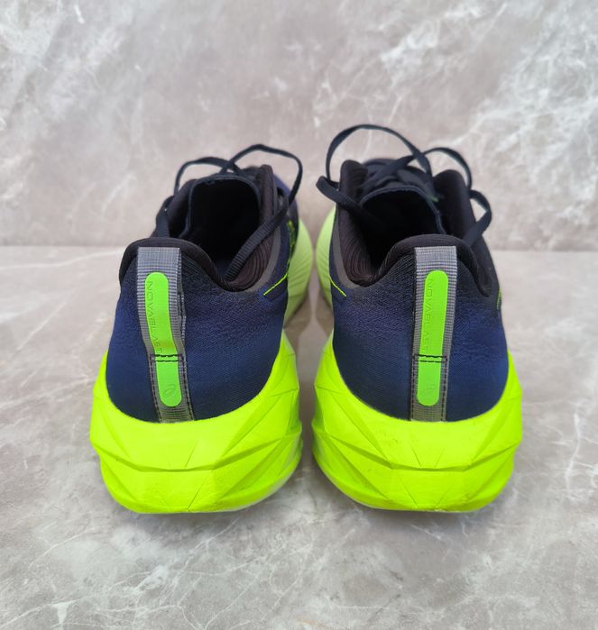 Обувки за бягане ASICS NOVABLAST 4