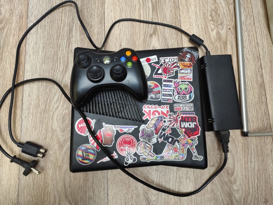 Продам xbox 360 в отличном состоянии