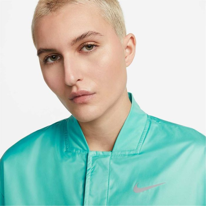 Дамско пролетно яке Nike Swoosh Run Jacket Womens