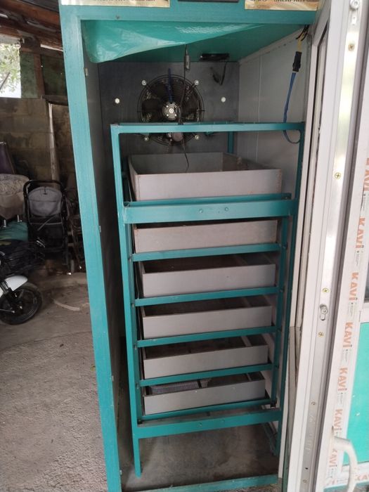 Инкубатор Номад 1200 яйц