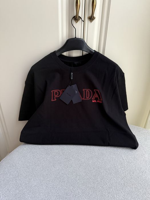 Продам футболку Прада уни