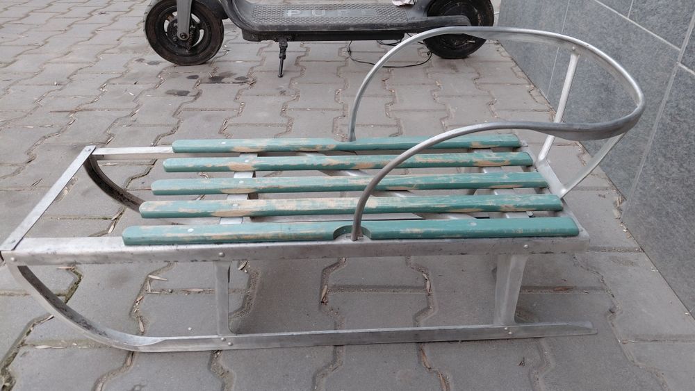 Детска  шейна за малки деца.