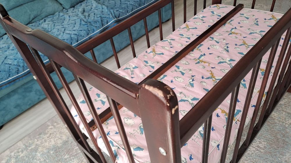 Продам детскую кроватку