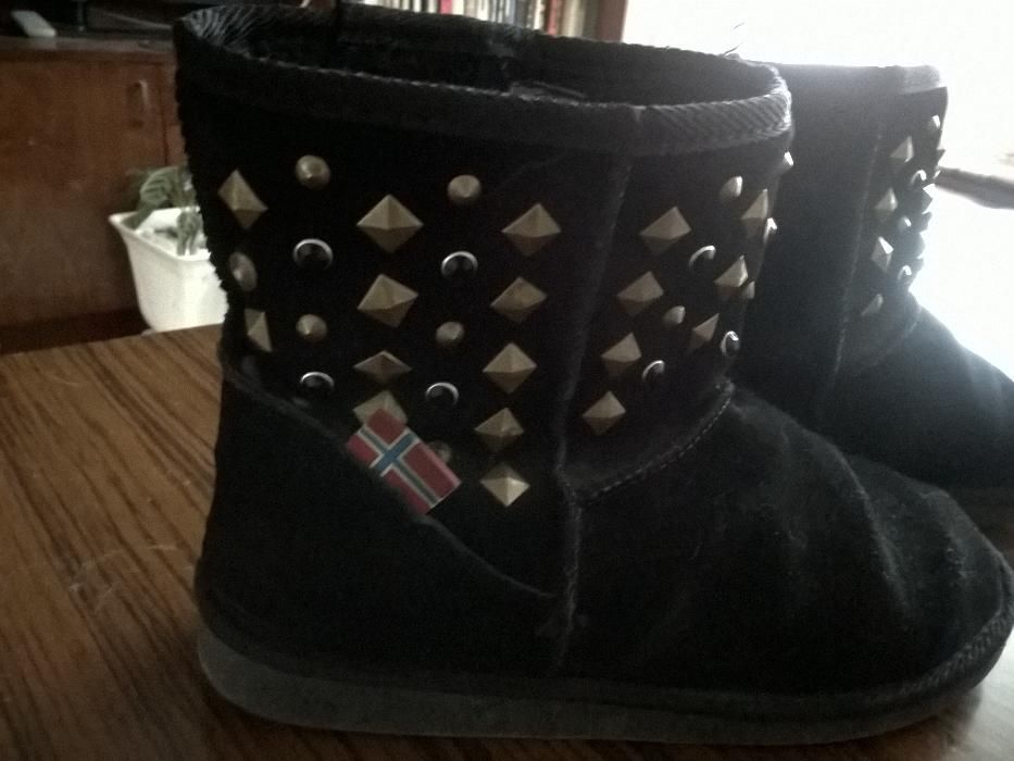 Боти тип UGG естествен велур