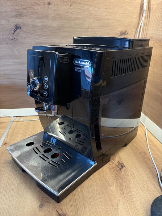 Espressor automat DeLonghi Magnifica S ECAM 23.260.B, 1450 W, 15 bar, 1.8 l, Negru