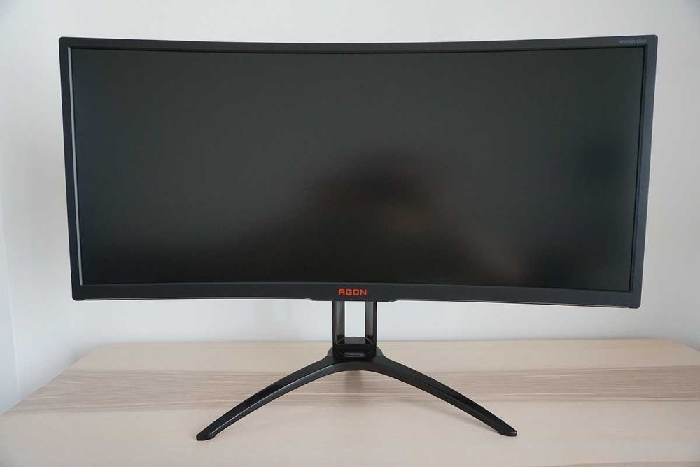 Монитор  AOC Agon AG352UCG6 - 35" Curved 120Hz Gaming Monitor with G-Sync & Shadow Control