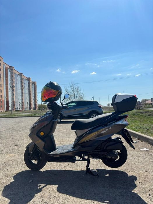 M8-Pro мопед , шлем в подарок
