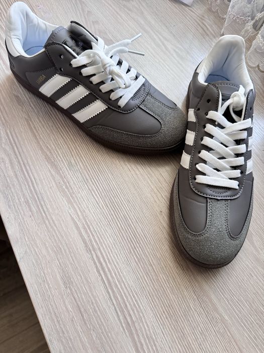 Новые кроссовки адидас ботинки тапочки кросовки