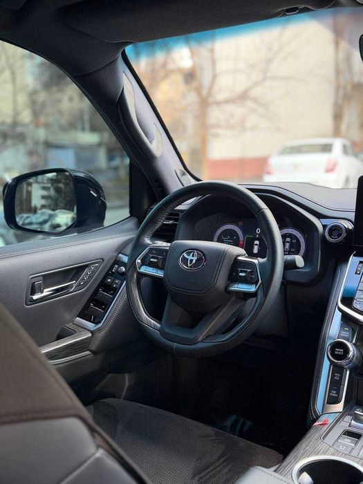 Sotuvda Toyota Land Cruiser 300 3.5 Twin Turbo