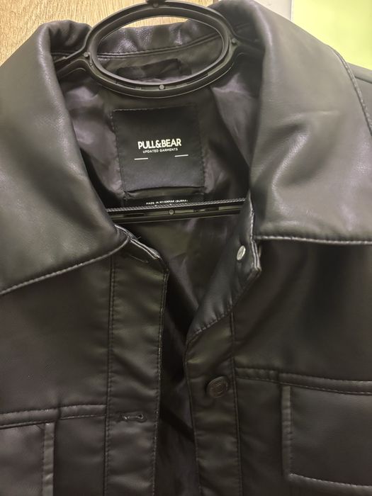 Кожено яке Bershka