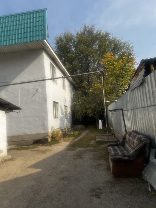 Үй сатылады………..