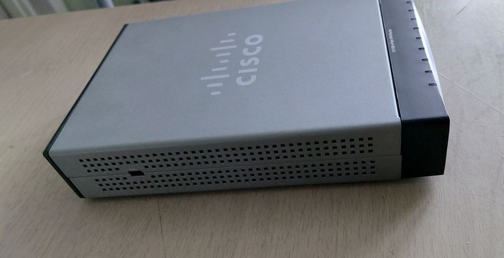 Жичен рутер Cisco Small Business RV042 Dual WAN VPN