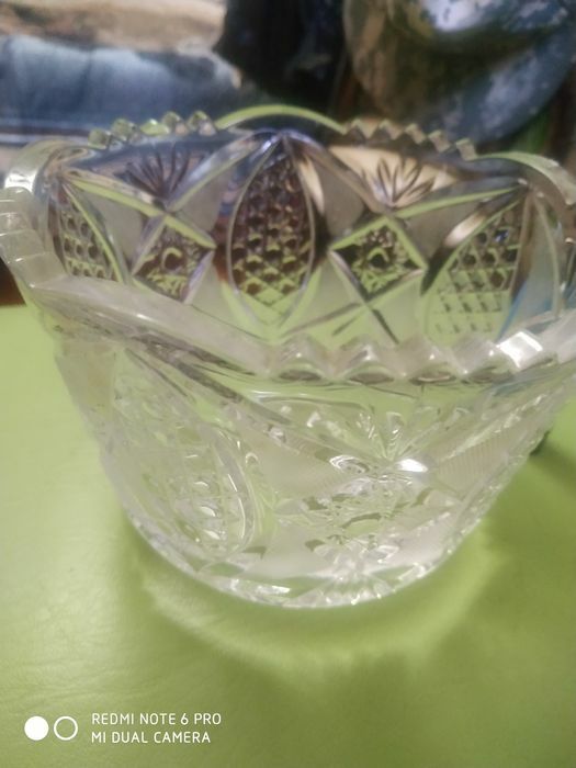 Продаётся цветное стекло , хрусталь ваза