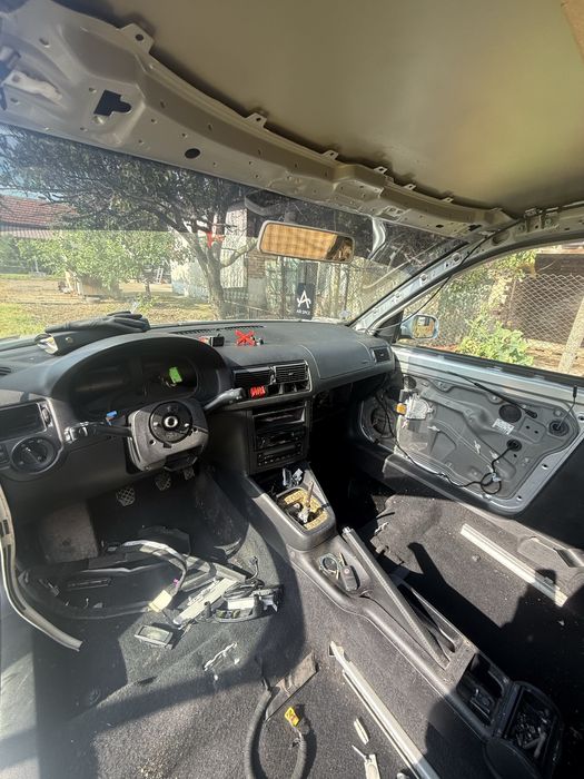 Останали части от 1.9 Tdi 90 кс(дава всичко 300 евро пакетна цена ако някой реши, без купето)