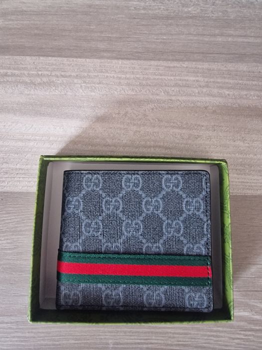 Gucci портмоне...