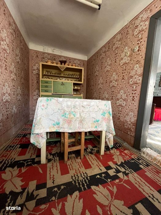 Casa la Doicesti cu teren de 1300 mp, livada si acces rapid catre Targ