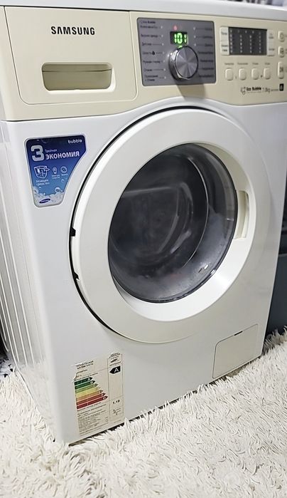 SAMSUNG  7 Kg  корейская без дефектов идеально рабочая не ремантирвали