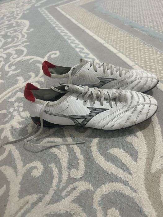 Профессиональный бутсы Mizunk