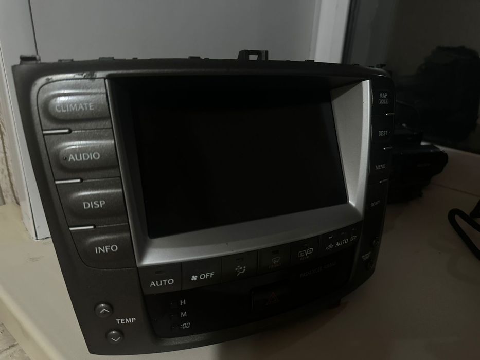 Продам планшет lexus is 250