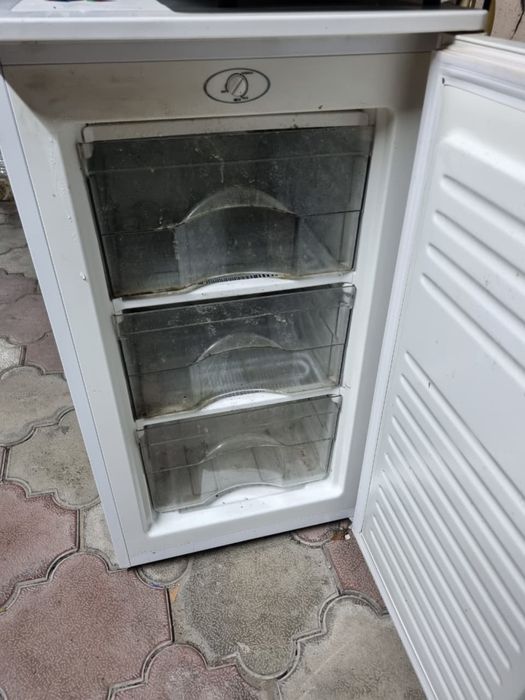 Продам морозилку