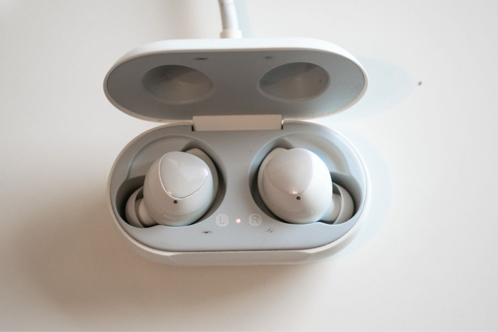 Служалки Samsung Galaxy Buds 1