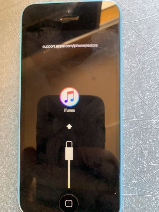 Iphone 5c sotiladi