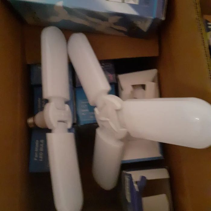 Лустра лампачки треки