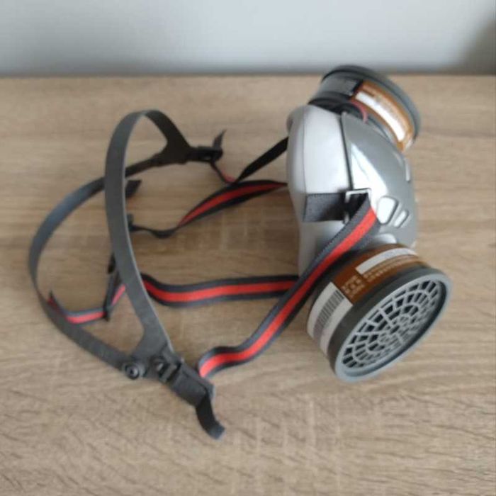 Полулицева респираторна защитна маска 308A