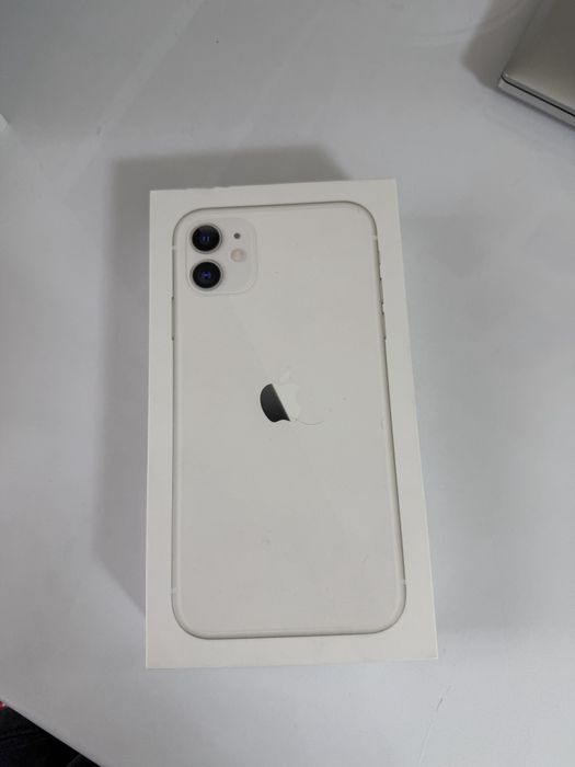 iPhone 11 Белый 128гб