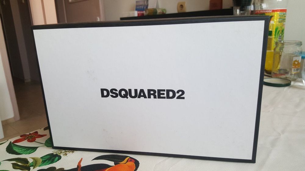 BURBERRY, Ermenegildo Zegna, Bikkembergs