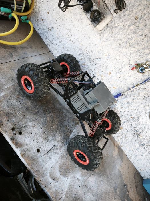 Радиоуправляща кола