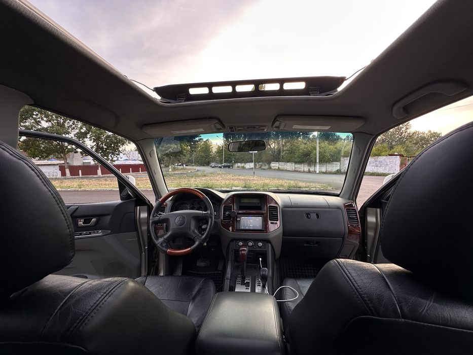 mitsubishi pajero 2004 long