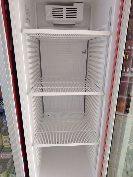 Продаются витрина холодильник шиваки 474с артел