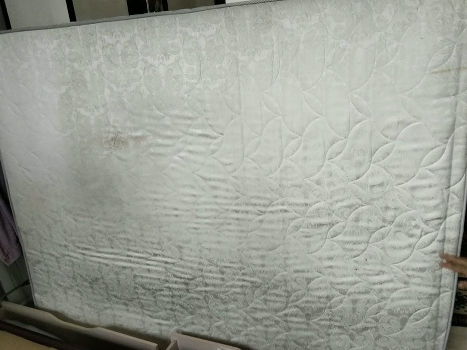 Двухспальная кровать