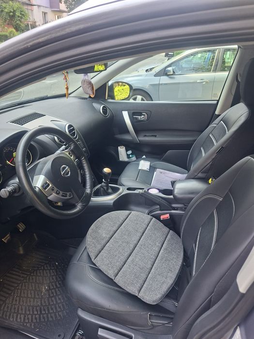 Masină Nissan Qashqai j10