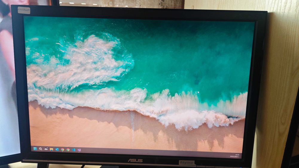 Настолен компютър и Монитор