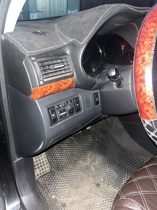 Продам тойота авенсис