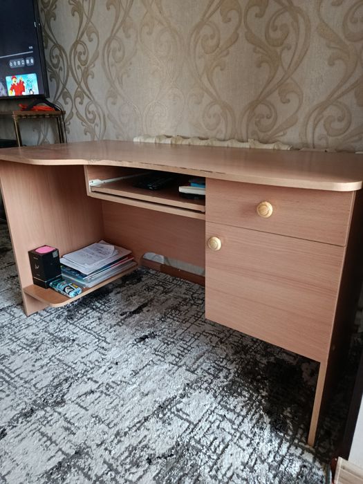 Продается Письменный стол