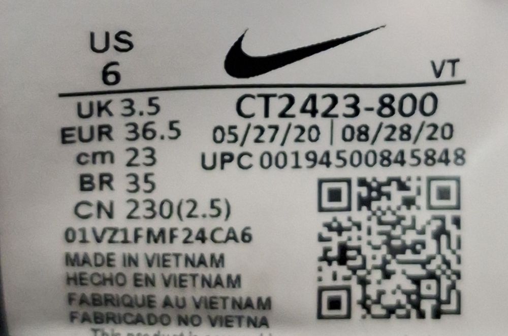 Adidasi Nike marimea 36,5 !